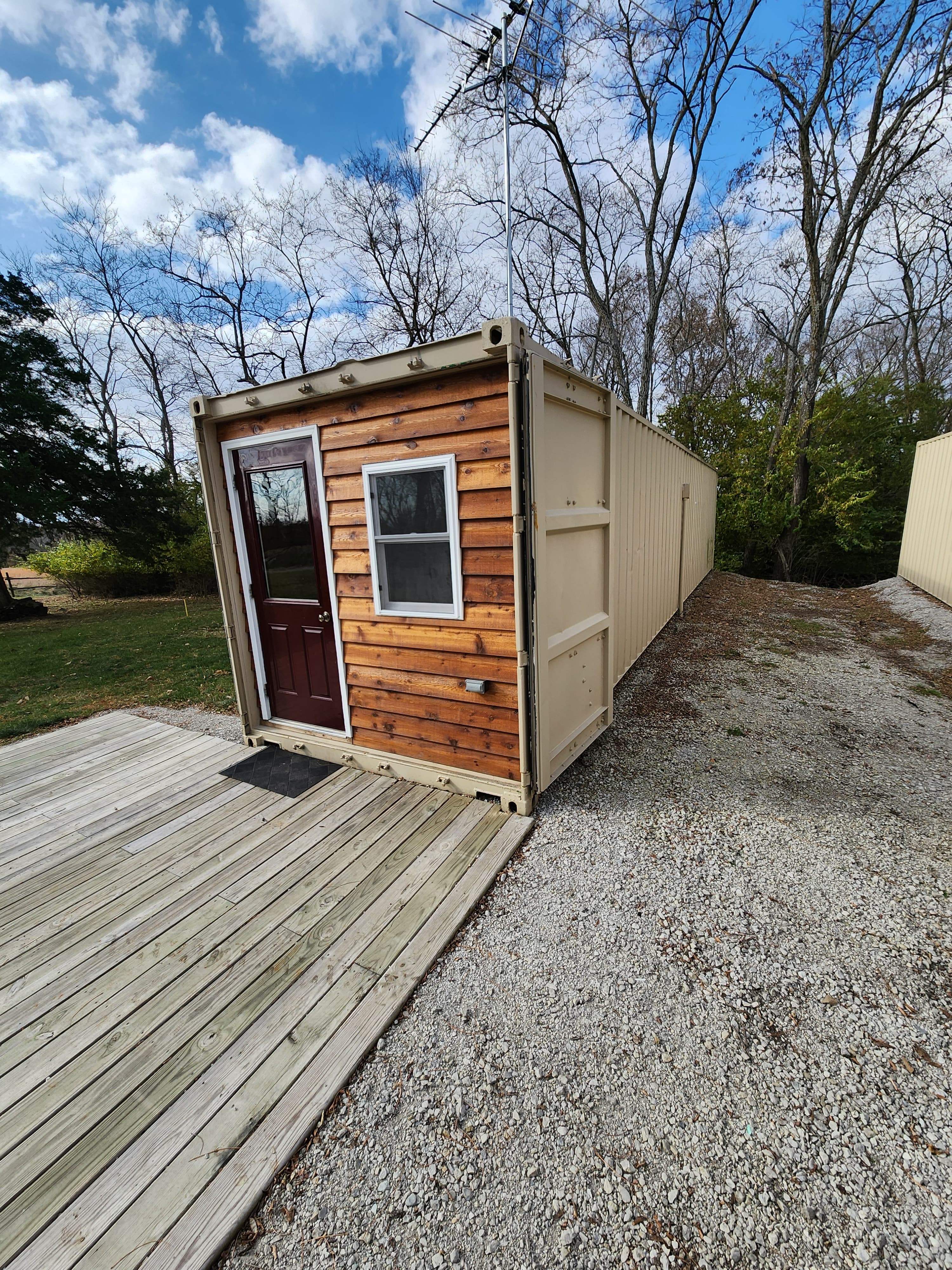 40' High Cube entry closeup detail